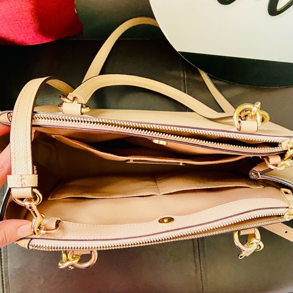 Coach Brooke carryall NWT in signature print with crossbody strap , original - Picture 4 of 9